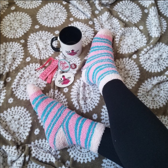 👣Fuzzy Socks - Picture 1 of 1
